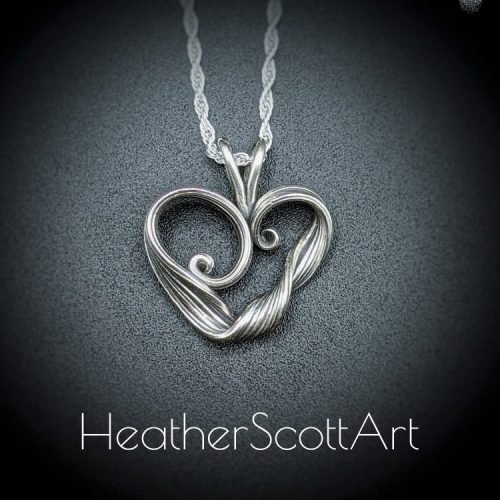 Mitsuro Heart Necklace 2024